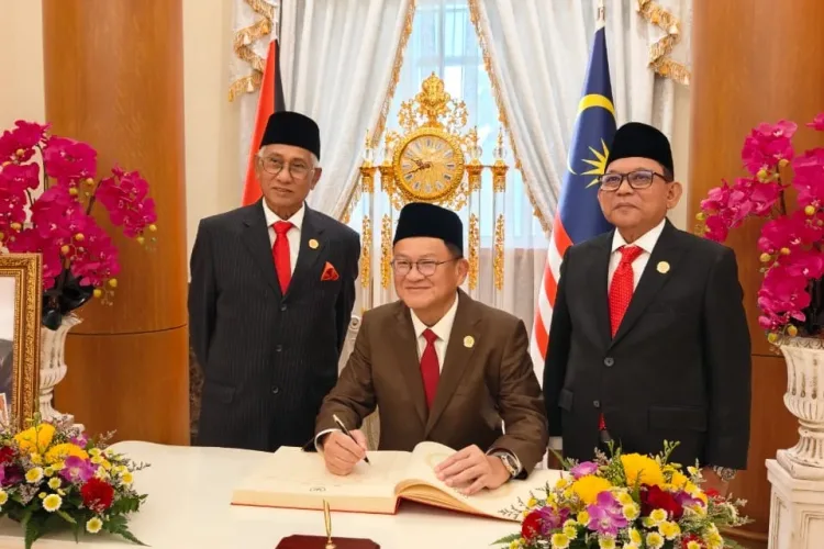 Courtesy Call on TYT Sarawak-04